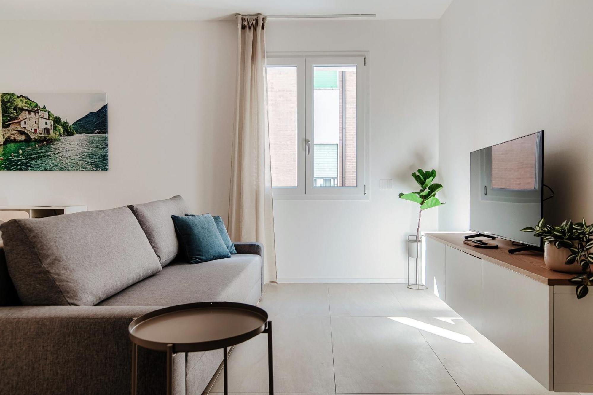 Lario Suite Apartments By Quokka 360 - With Parking Next To Como City Exteriör bild