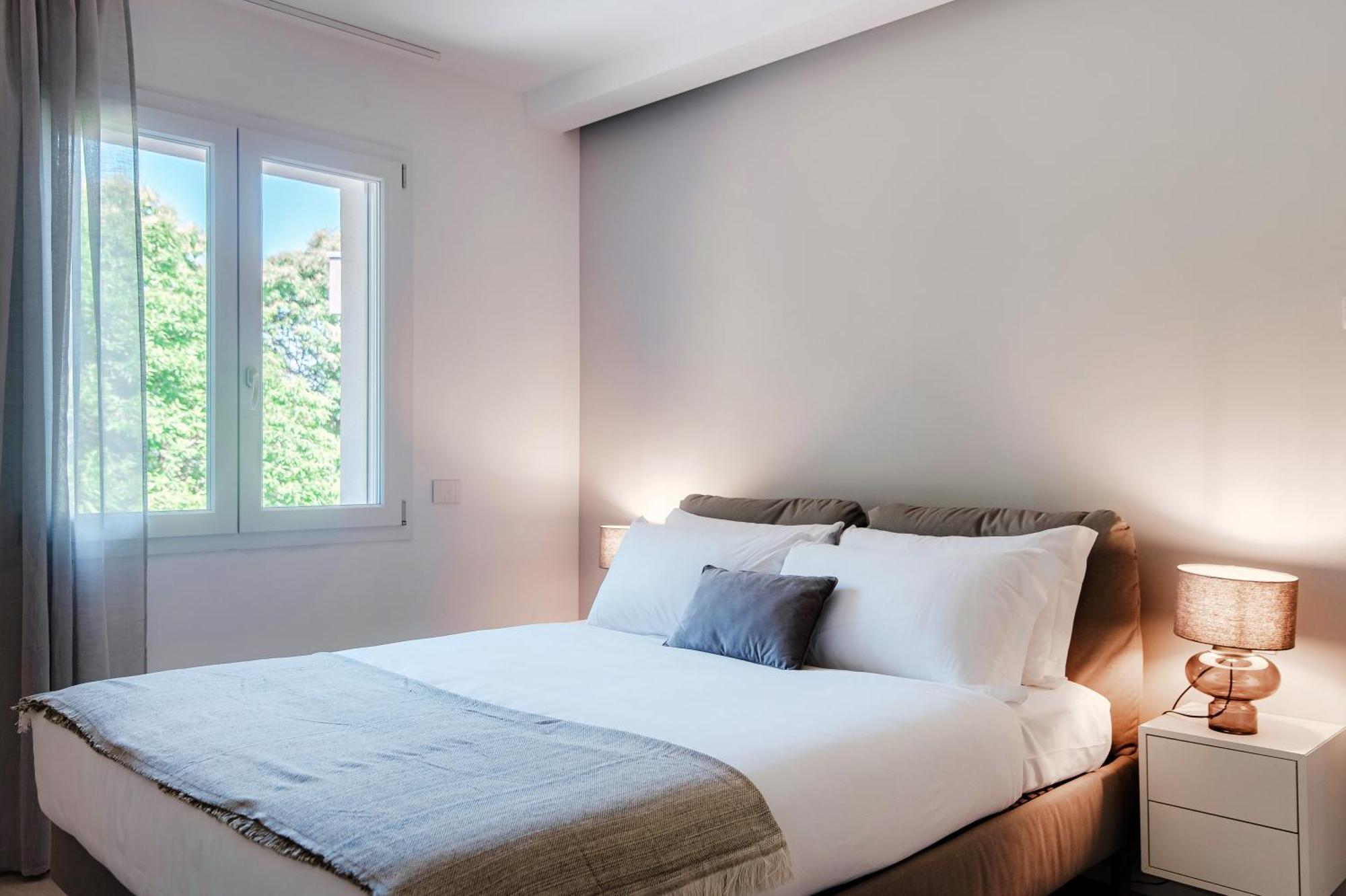 Lario Suite Apartments By Quokka 360 - With Parking Next To Como City Exteriör bild