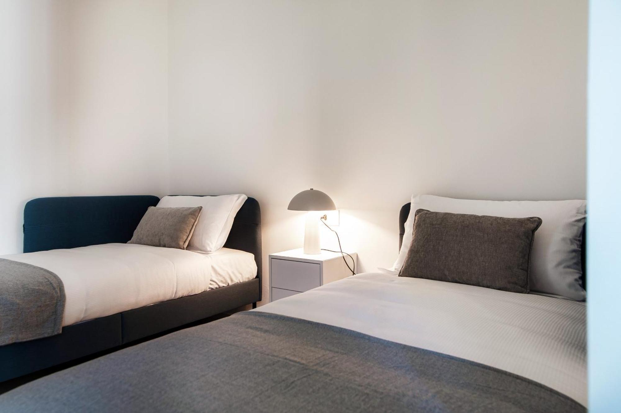 Lario Suite Apartments By Quokka 360 - With Parking Next To Como City Exteriör bild